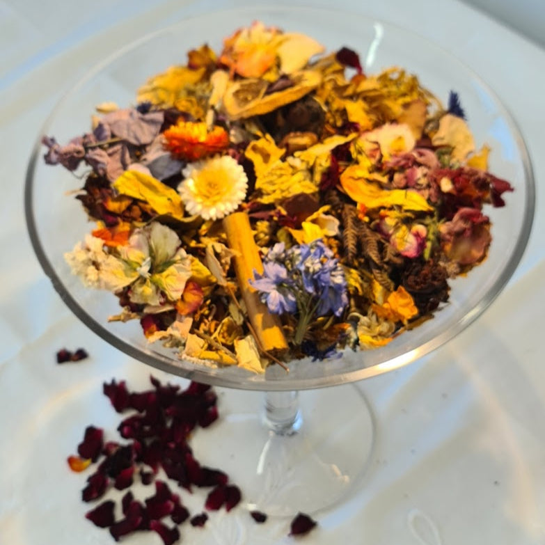 SALE price Botanical Potpourri Mix (fruitful and natural materials and fragrance)
